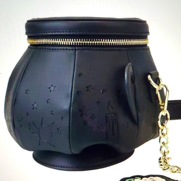 NWT: DISNEY LOUNGEFLY HOCUS POCUS "Glow-In-The-Dark" CAULDRON CROSSBODY BAG 2Fer - Picture 13 of 15